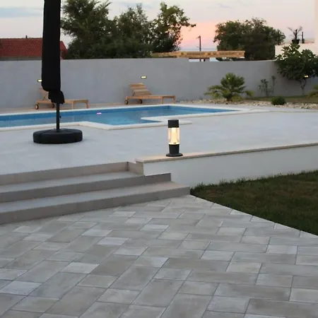 Jela Villa