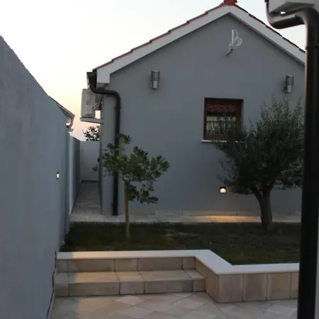 Jela Villa