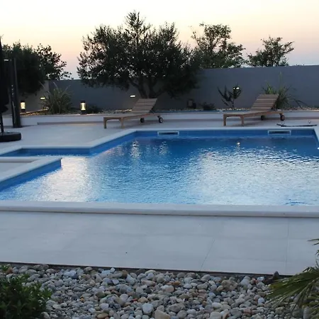 Jela Villa