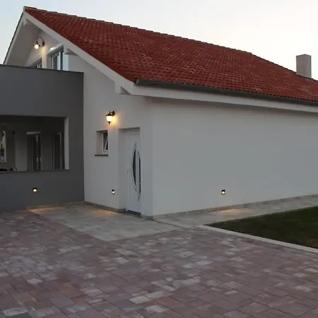 Villa Jela Policnik