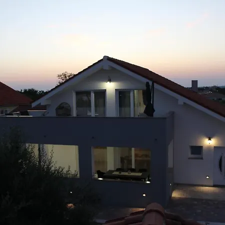 Villa Jela