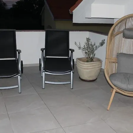 Jela Villa *