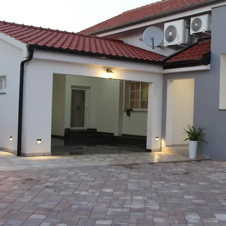 Villa Jela *