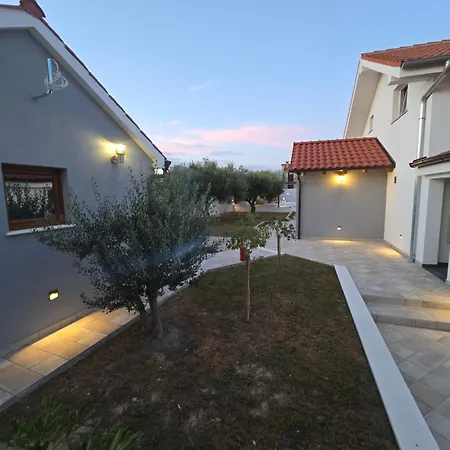 Jela Villa Policnik