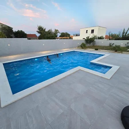 Jela Villa Policnik