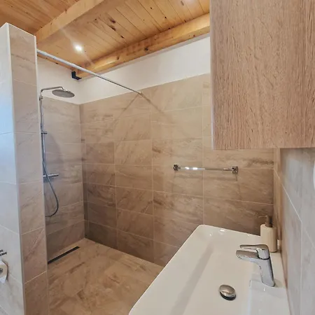 Βίλα Jela Policnik