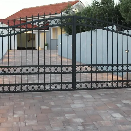 Villa Jela *