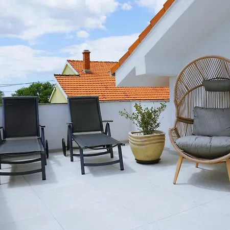 Jela Villa